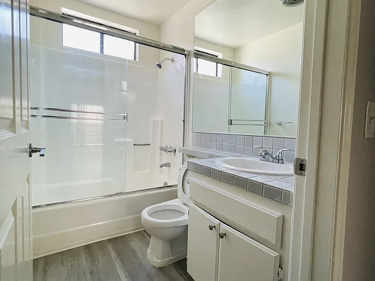 3462 Mentone Ave — Photo 7