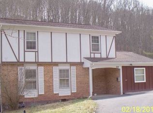 1217 Valley Dr, Ronceverte, WV 24970
