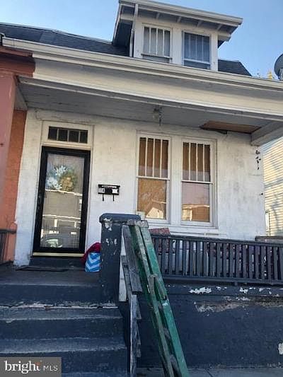2nd image of 114 E Jackson St
