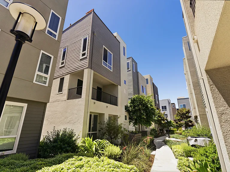 1475 Latitudes Way — Photo 43