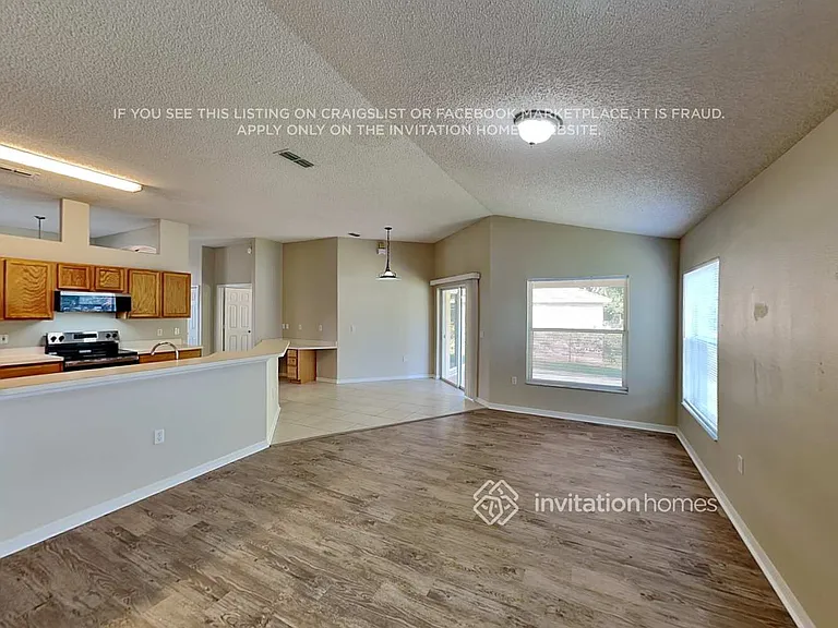 1395 Valhalla St — Photo 4