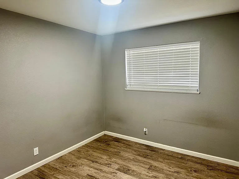 836 N Meadows Dr #B — Photo 7