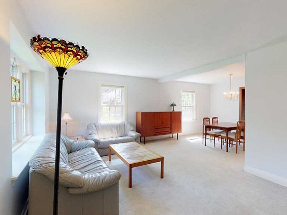 4th image of 303 E Marion Ave