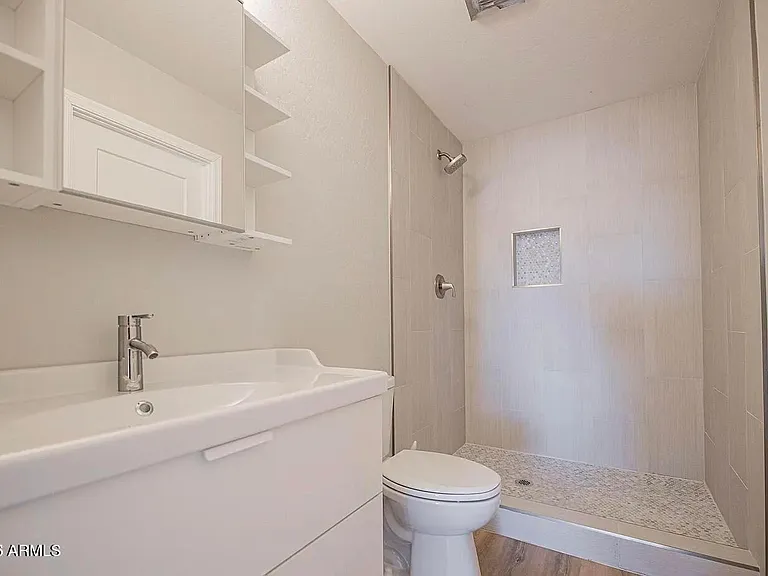 1646 E Hermosa Dr — Photo 5