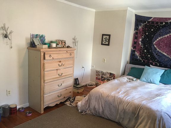 4th image of 413 Leverington Ave #B