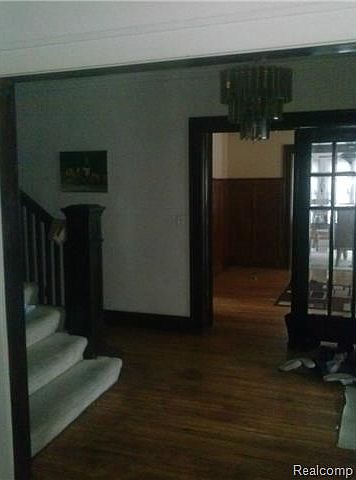2nd image of 716 Marlborough St