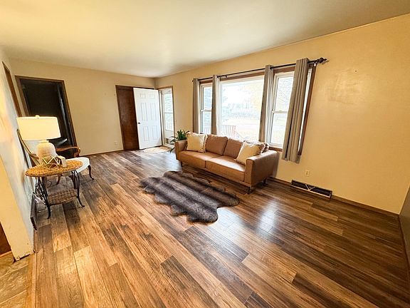 5th image of 622 11th St
