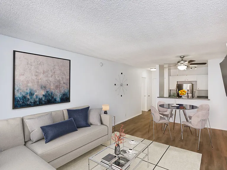 Westwood Villa — Photo 33