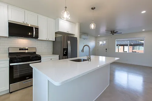 1423 N Venice Ave Photo 1