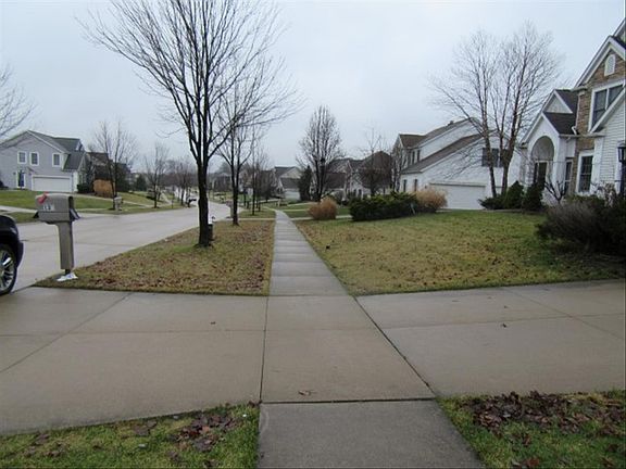 5th image of 130 Kingston Dr