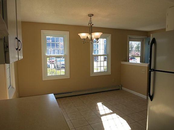 5th image of 552 Twin Lakes Dr