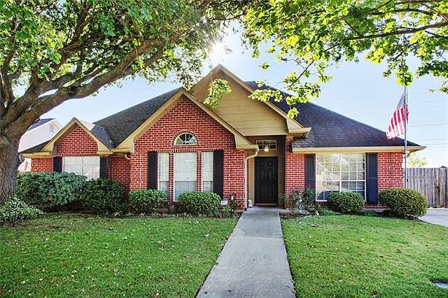 1st image of 2252 Country Club Dr
