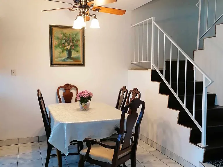 1671 E Kingsley Ave #B — Photo 6