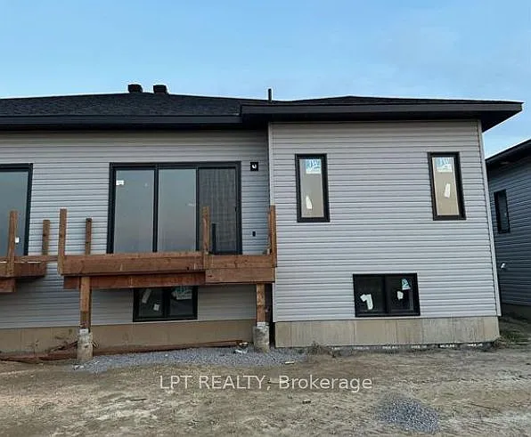 3 bed, $2,400 — Photo 2