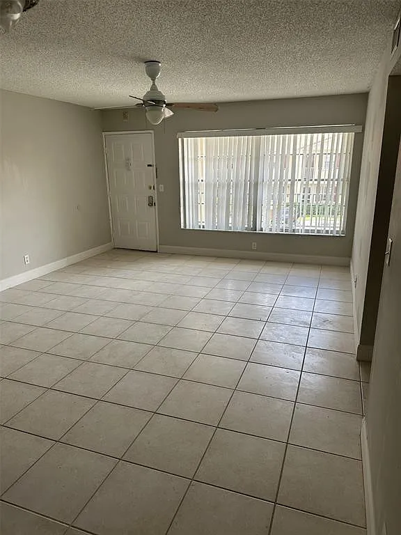 2 bed, 2.0 bath, 737 sqft, $1,900 — Photo 3