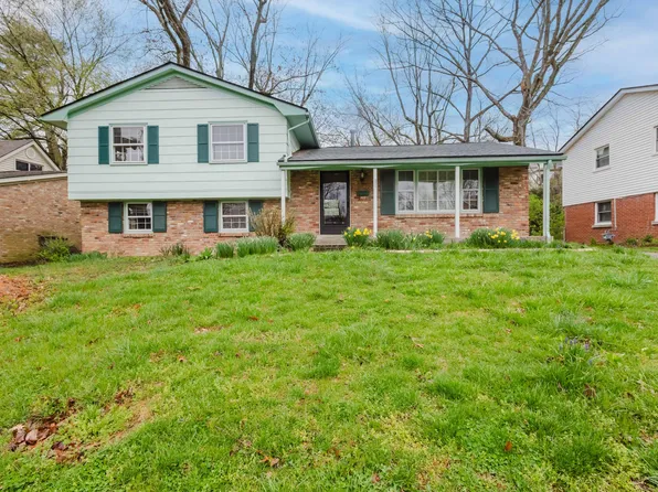 3021 Stanford Dr, Lexington, KY 40517