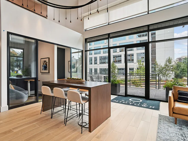 Solis Midtown — Photo 35