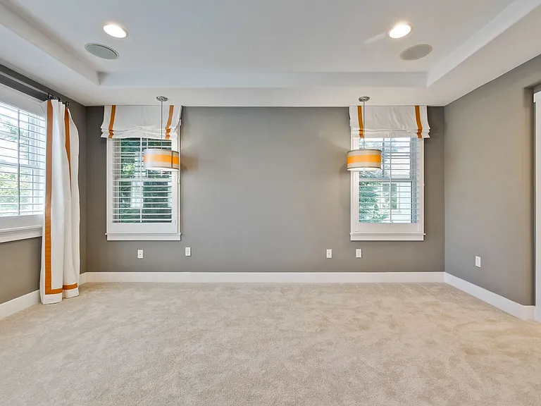 156 Linfield Dr — Photo 13