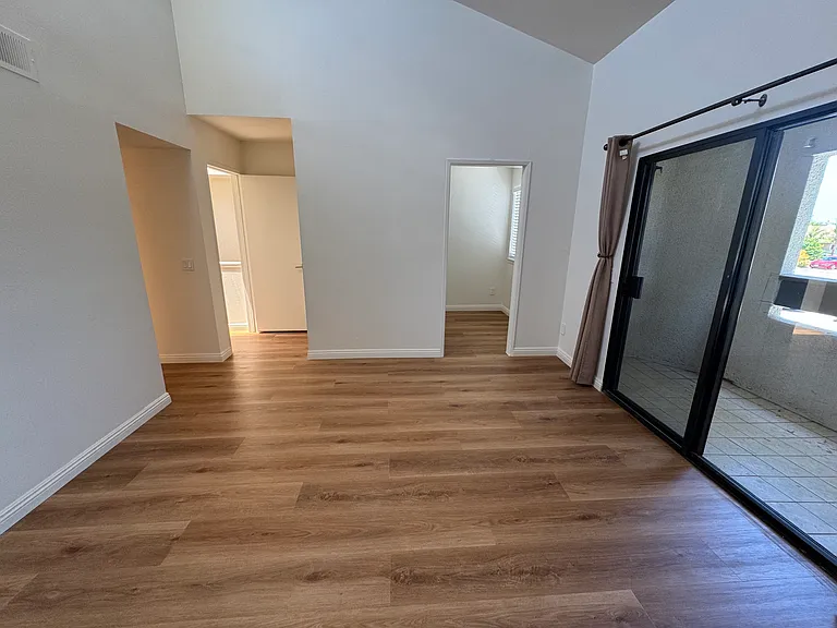 606 E Workman St — Photo 14