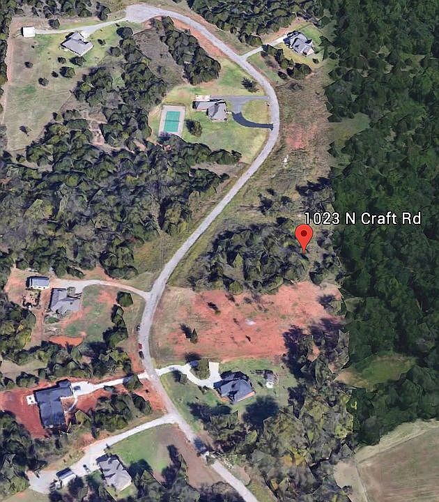 2nd image of 1023 N Craft Rd