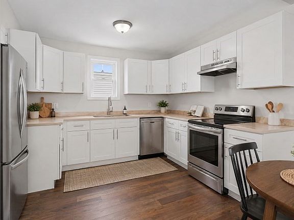 2nd image of 10 Carlisa Dr