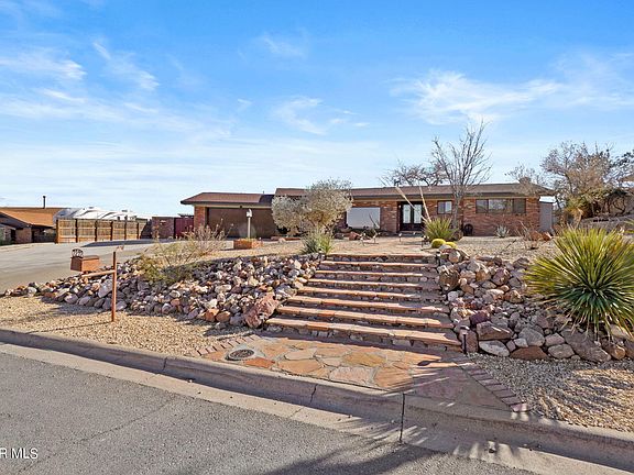 3rd image of 3212 Mesa Verde Ln