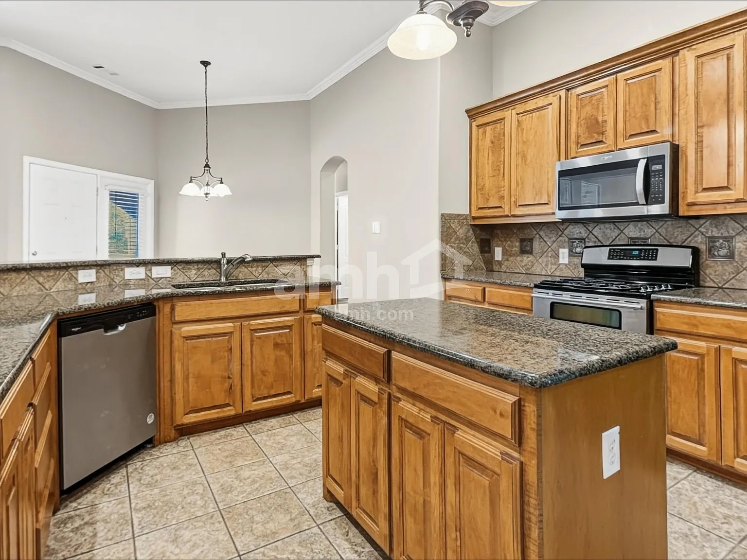 4 bed, 2.5 bath, 2855 sqft, $2,795 — Photo 4