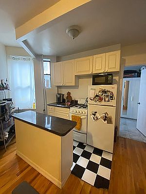 2nd image of 50 Avenue B #3A