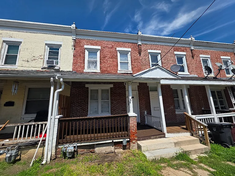 929 E 17th St — Photo 14