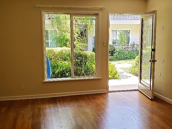 3rd image of 16526 W Sunset Blvd #16526