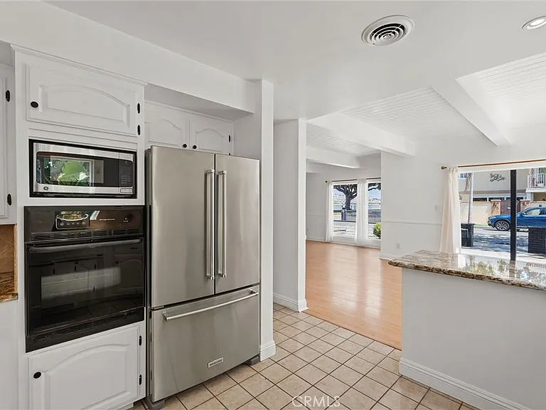 337 La Verne Ave — Photo 22