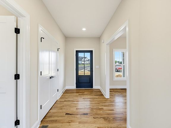 5th image of 509 Rosewood Ct