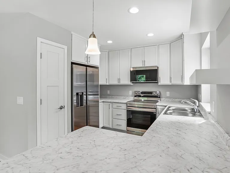 Chalet Dr — Photo 3