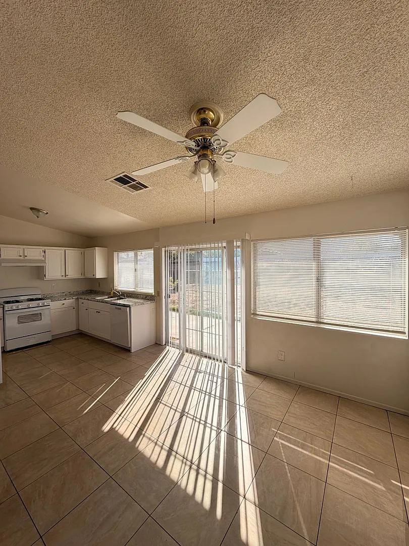 Beautifully Updated 3-Bedroom Home in Moreno Valley — Photo 3