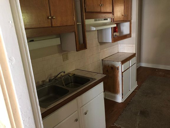 Small eat in kitchen 