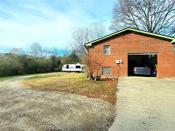 2nd image of 2070 Kingston Hwy SE