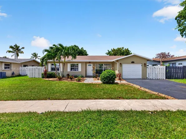 11371 NW 37th Pl, Sunrise, FL 33323