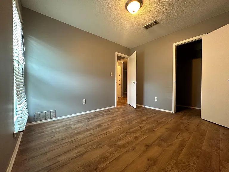 568 Hollow Wood Rd — Photo 8