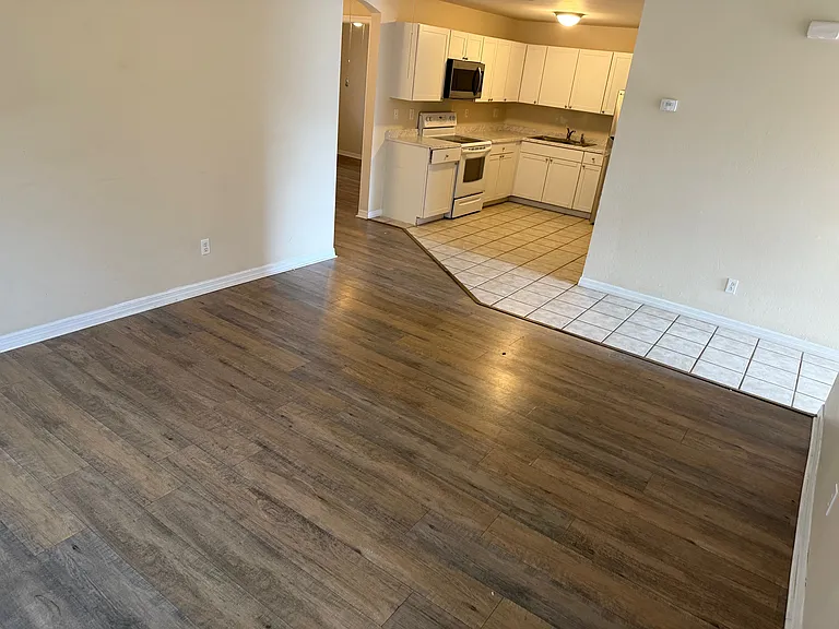 1129 Graystone Ave — Photo 12