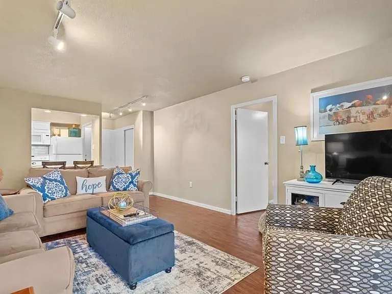 740 Weston Rd #606 — Photo 9