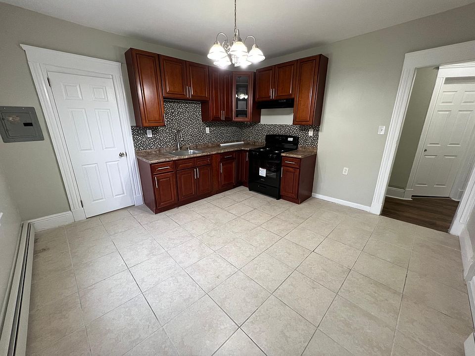 1st image of 542 Sanford Ave Floor 2