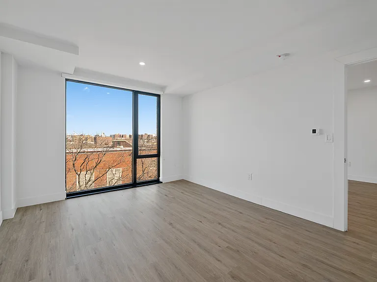 2516 37th Ave #4B — Photo 8