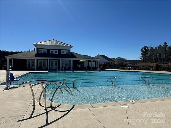 3rd image of 9650 Old Garden Cir