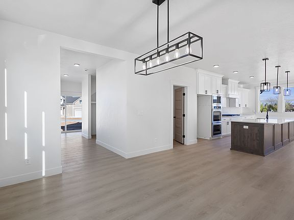 5th image of 1331 N 1850 W