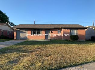 301 Rosewood Hills Dr, Garland, TX 75040