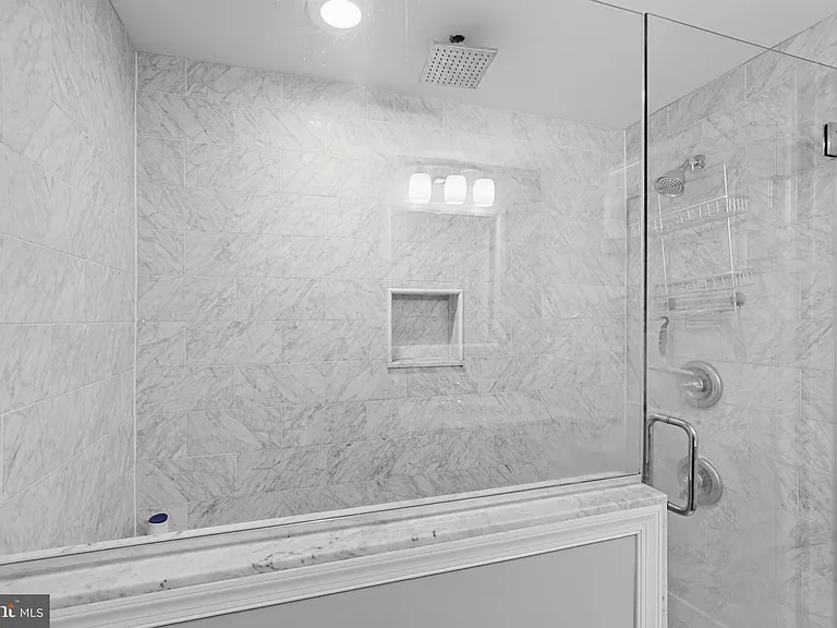 601 S Rose St — Photo 20