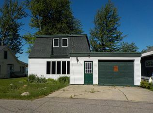 658 Eagle Point Rd, Lake Odessa, MI 48849