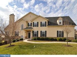 576 Farmdale Cir, Blue Bell, PA 19422