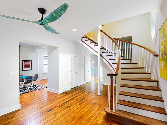 2nd image of 642 Headley Ave