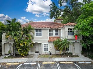 982 Summit Lake Dr, West Palm Beach, FL 33406